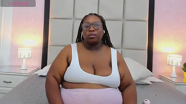 TreisyVixen live