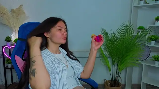 AnahiEgan live
