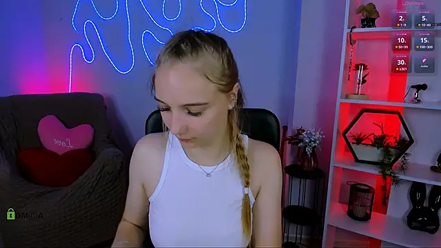 rebecca_smile live