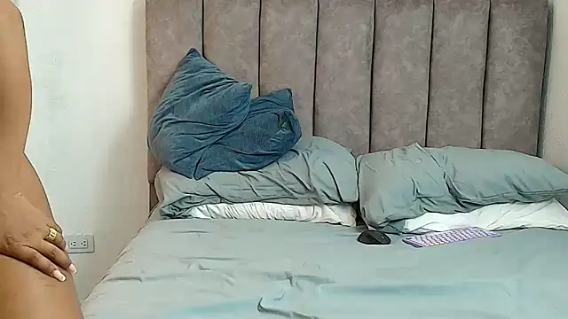 karina_lewis_ live