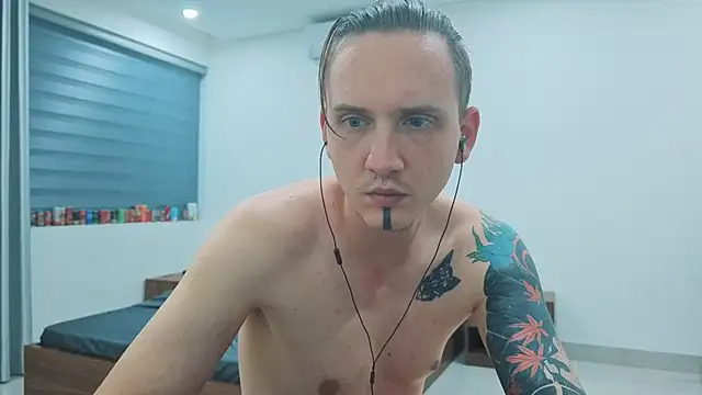 Silent_Stitch live