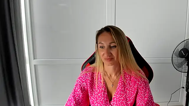 LilyDreamm live