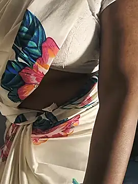 DIRTYSECRET_QUEEN_07 live
