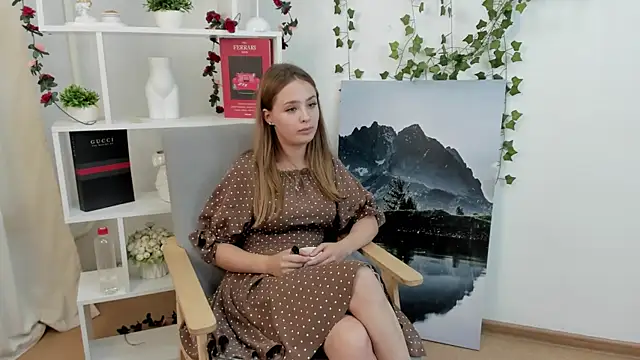 NatoshaTynio live