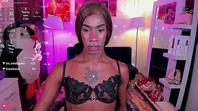 Kendall_Gil live