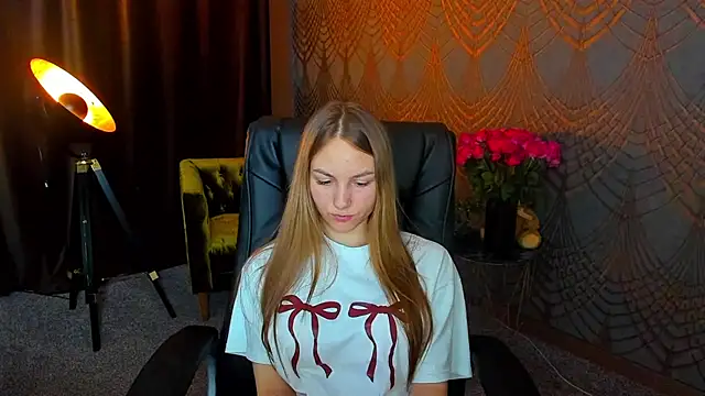 MilaAddams live