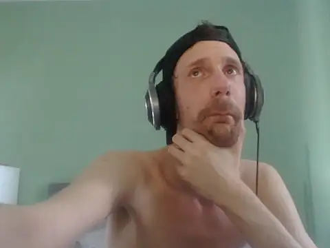 iLoveElusiveCats live