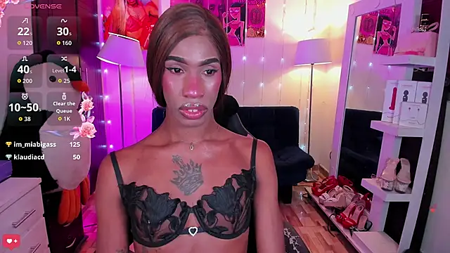 Kendall_Gil live