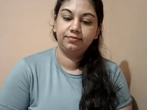 bellachow10 live