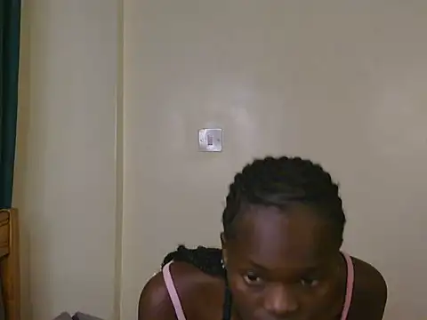 petite_cee live