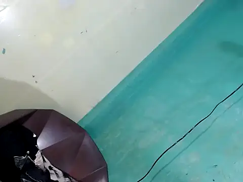 FreakyMariah26 live