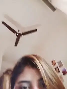 Sanaya_Gil live