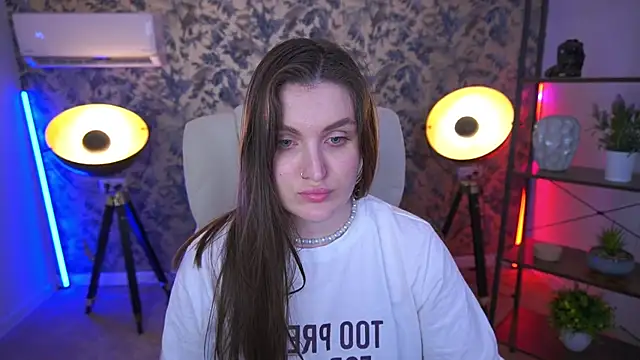 EmmyCharmm live