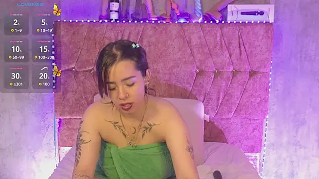Mia_lopez_1 live