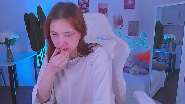 LittlePeach007 live