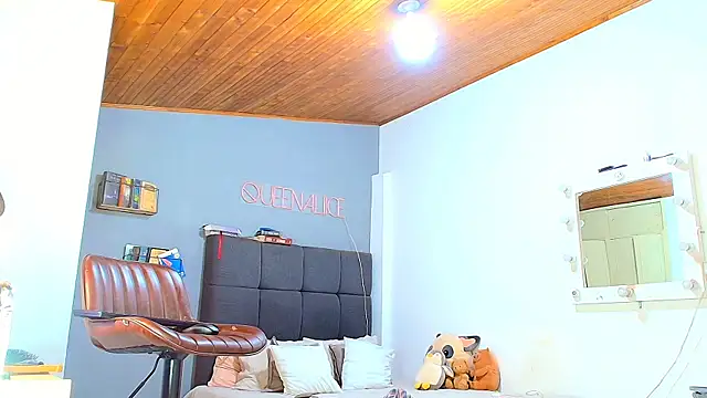 queenaliice live