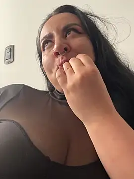 Abril_Luv live