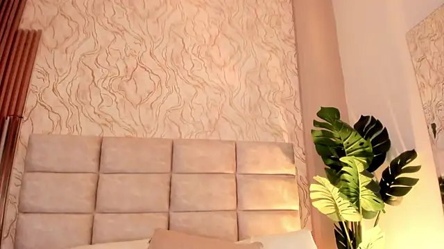 GinaSalanne live