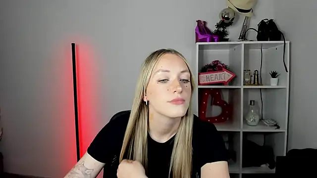 EvelynBlond live