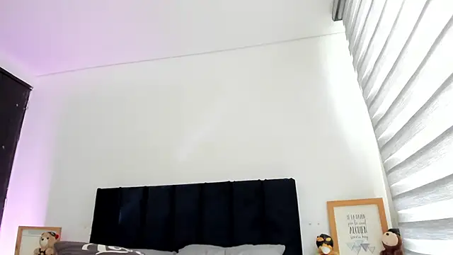 melanie_roux__ live