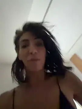 Yasmiinee live