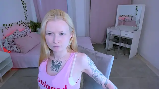 Laly_Peach live