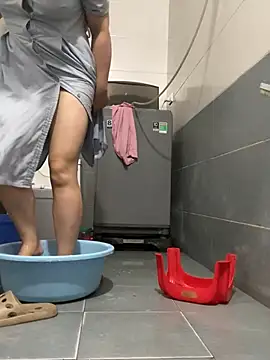 May-Squirt live