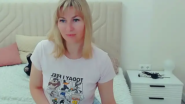 Incredible_Ariela live