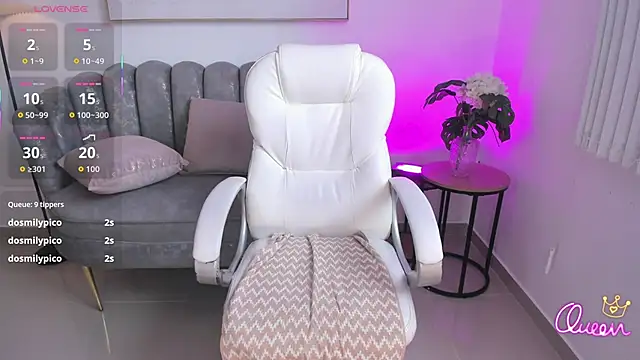 Aida_adams live