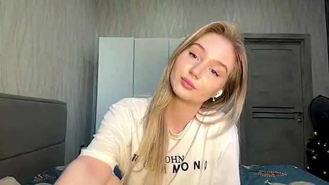 MoonlitCrystalia live