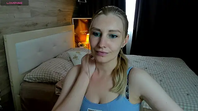 ReginaAmour live