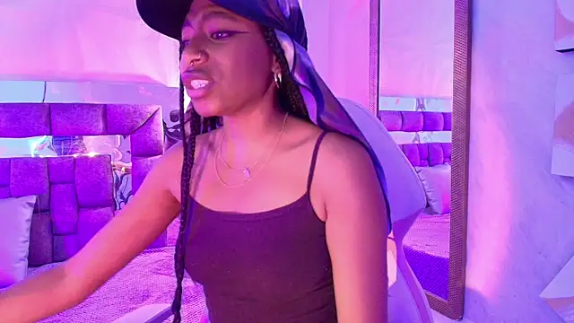 Queen_perla_ live