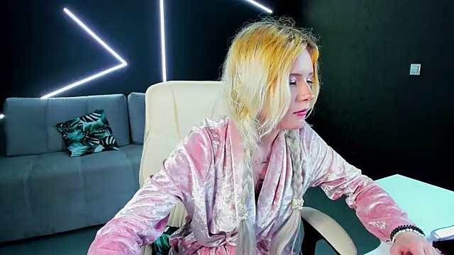 kikipeach live