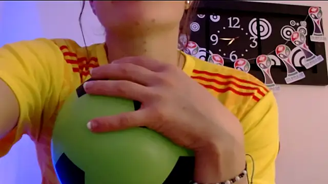 Camila-ventura live