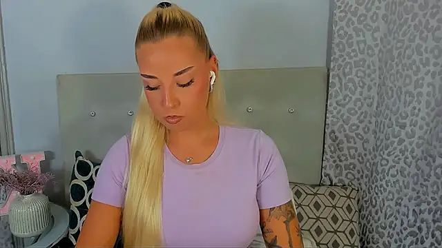 KristyHoney live