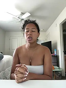 AshleyLoveee live
