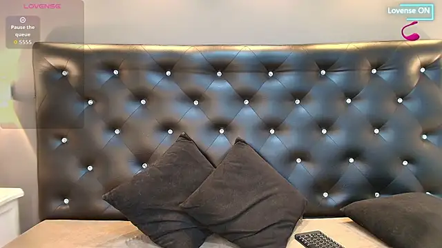 Chloebrunnie live
