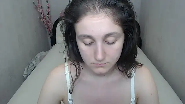 Holliy_Cooper live