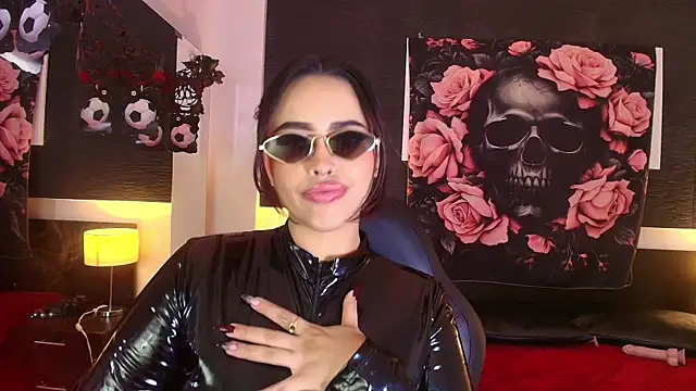 EvaaFoxxy1 live
