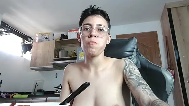 Cutie_Shy_ live