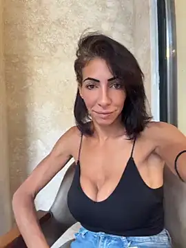 Yasmiinee live