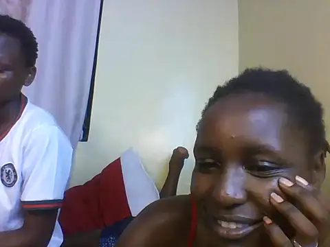 Liah_glo live