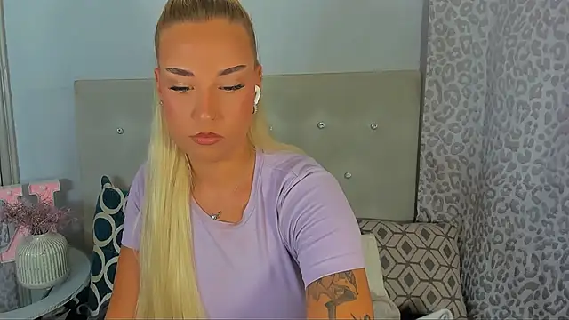 KristyHoney live