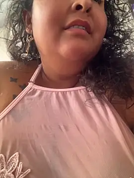 Mia_Hony live