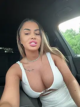 KirstieVegas live