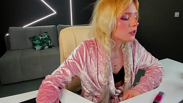 kikipeach live