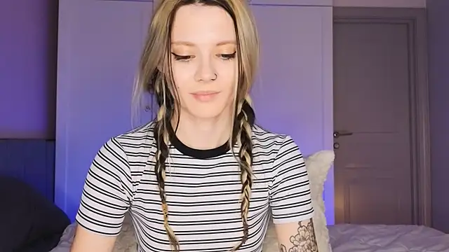 AliceTease profile