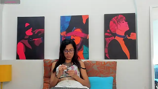 Emily_Lopera live