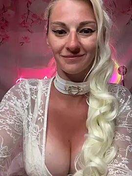 Barbie-Pink live