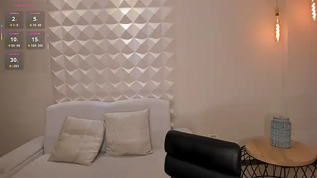MilaLawrence live
